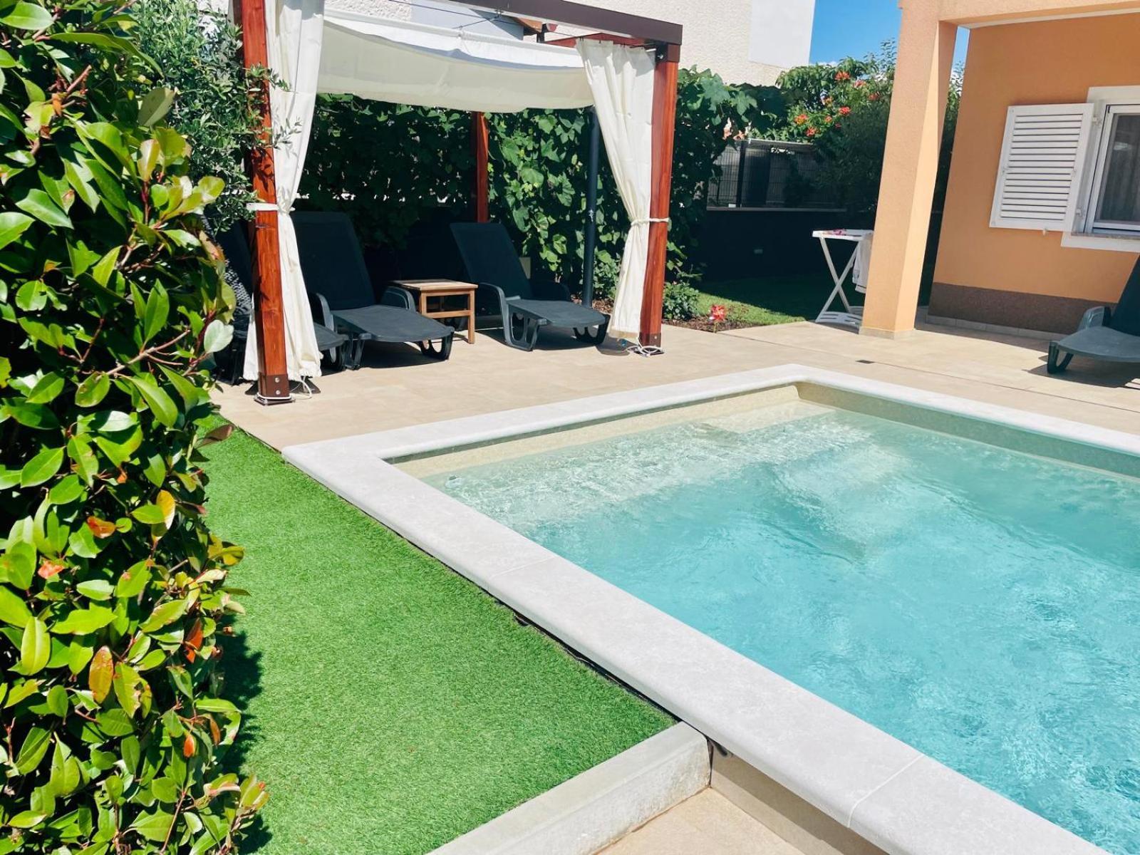 Boutique Apartment With Private Pool For Your Exclusive Use Novigrad Istria 外观 照片