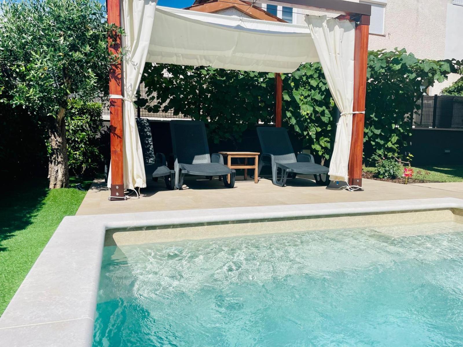 Boutique Apartment With Private Pool For Your Exclusive Use Novigrad Istria 外观 照片
